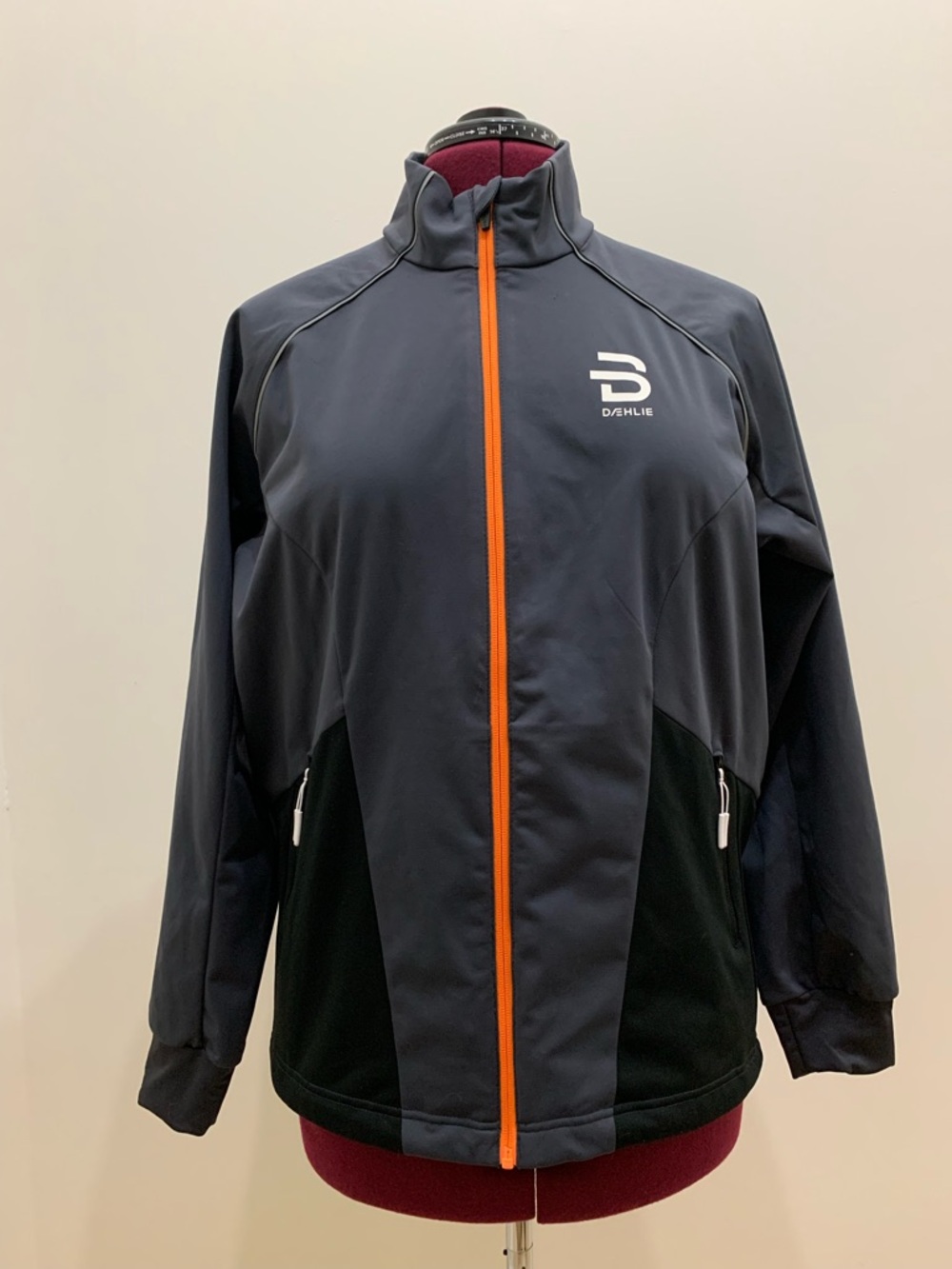 Dæhlie Ridge Jacket - Women’s XL Dark Grey